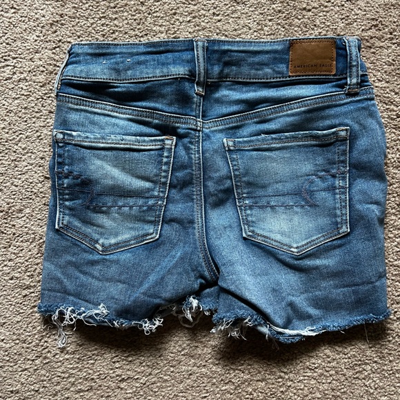 American Eagle Distressed Hi Rise Jean Short - Picture 2 of 4